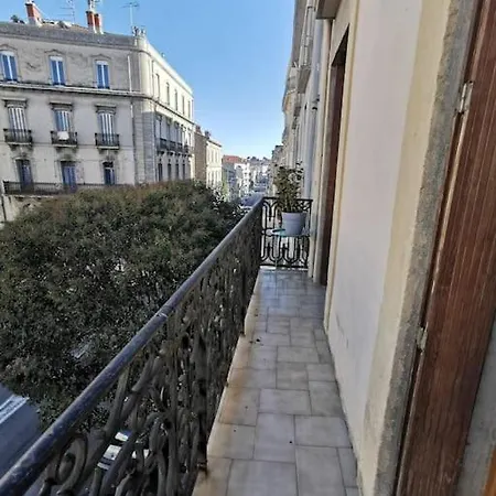 T2 Atypique, Renove, Confortable شقة بزييه